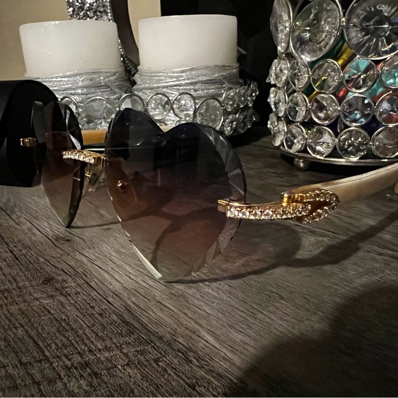 AUTHENTIC & CUSTOM 💎DIAMOND💎 CARTIER FRAMES (heart shape lenses) - Picture 5 of 8